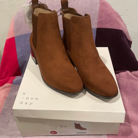 New - Picture 1 of 4